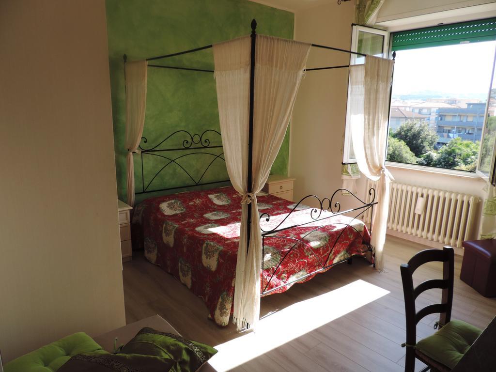 Noemi Apartment San Vincenzo Room photo
